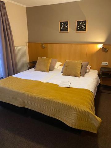 Hotel Het Anker Heythuysen ภายนอก รูปภาพ